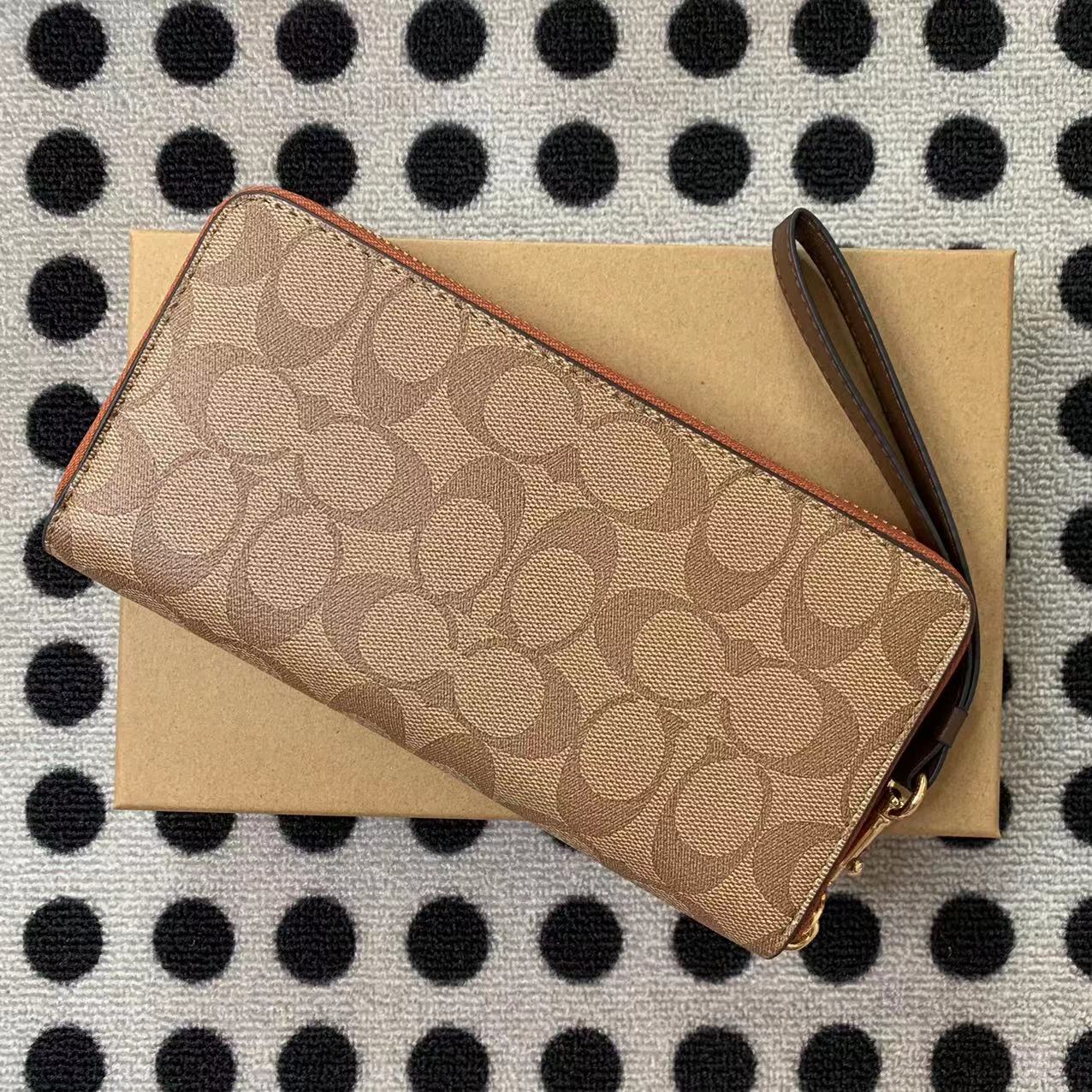 Coach ～COACH 女士手挽錢包 C4452 尺寸：20*10*2CM