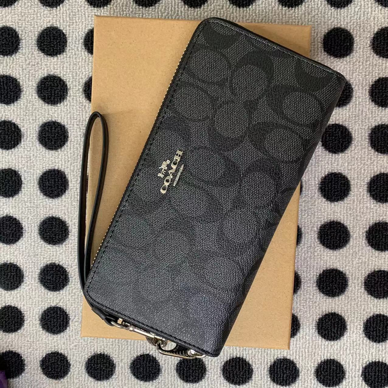 Coach ～COACH 女士手挽錢包 C4452 尺寸：20*10*2CM