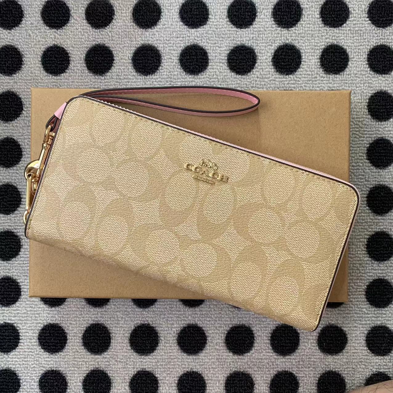 Coach ～COACH 女士手挽錢包 C4452 尺寸：20*10*2CM
