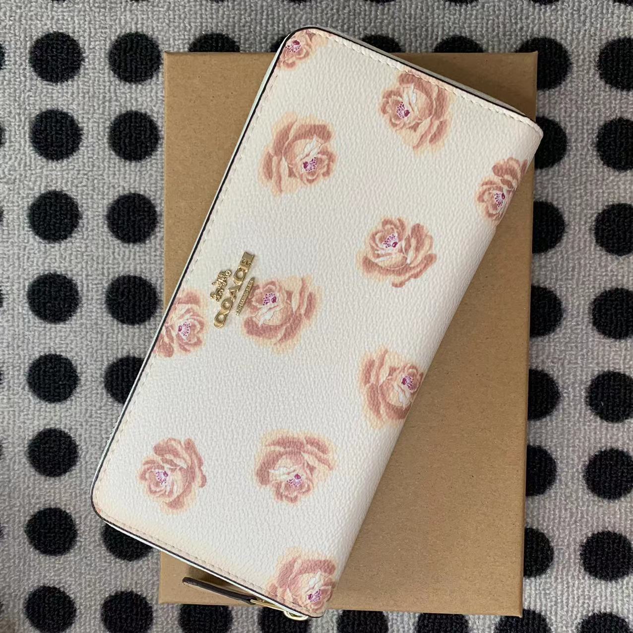 Coach ～COACH 长款女士钱包 F31823 粉蝴蝶 卡其蝴蝶 苹果