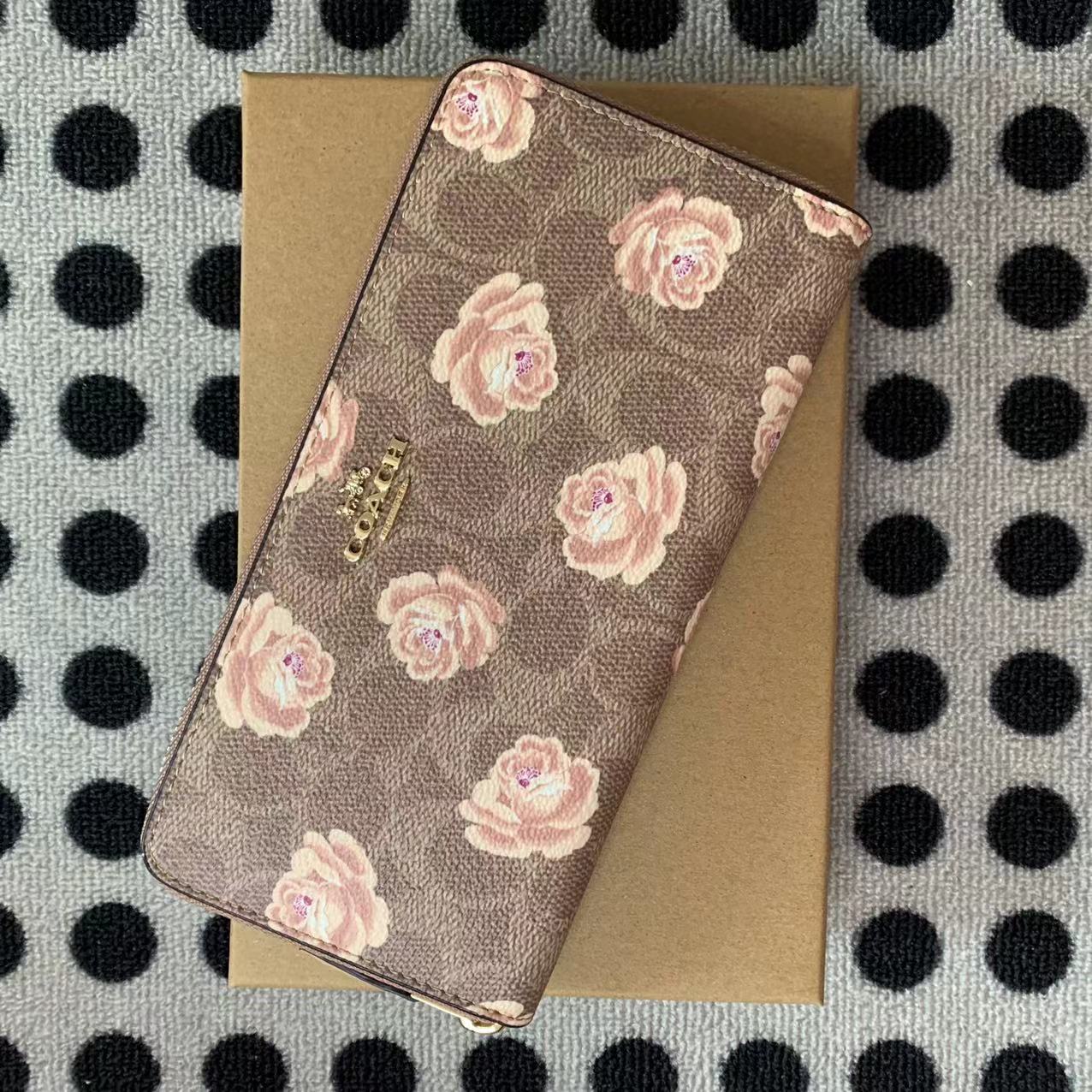 Coach ～COACH 长款女士钱包 F31823 粉蝴蝶 卡其蝴蝶 苹果