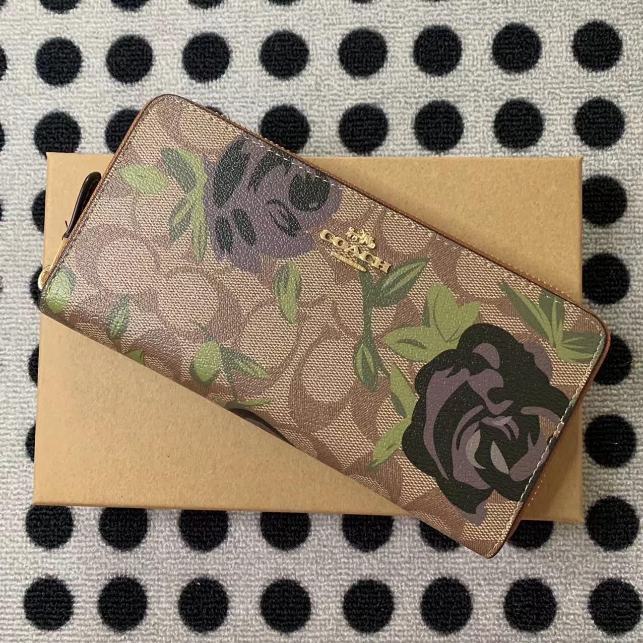 Coach ～COACH 女士钱包 花花 F26290 C2859 39189 67509 39189