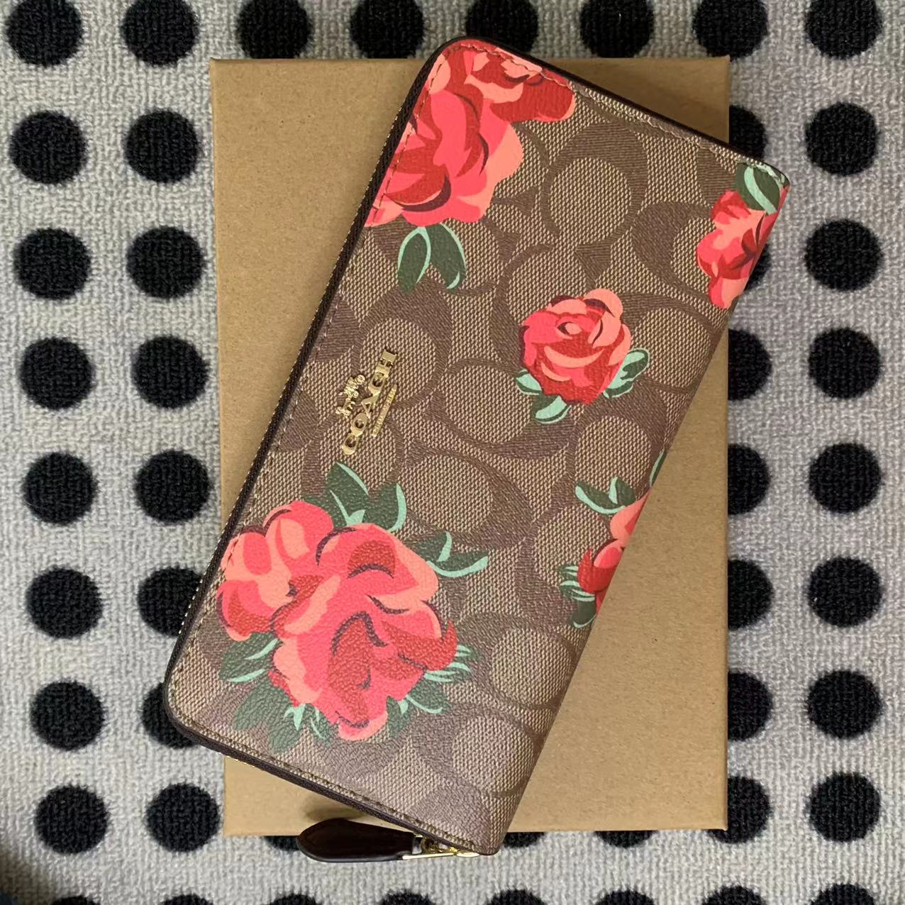 Coach ～COACH 女士钱包 花花 F26290 C2859 39189 67509 39189