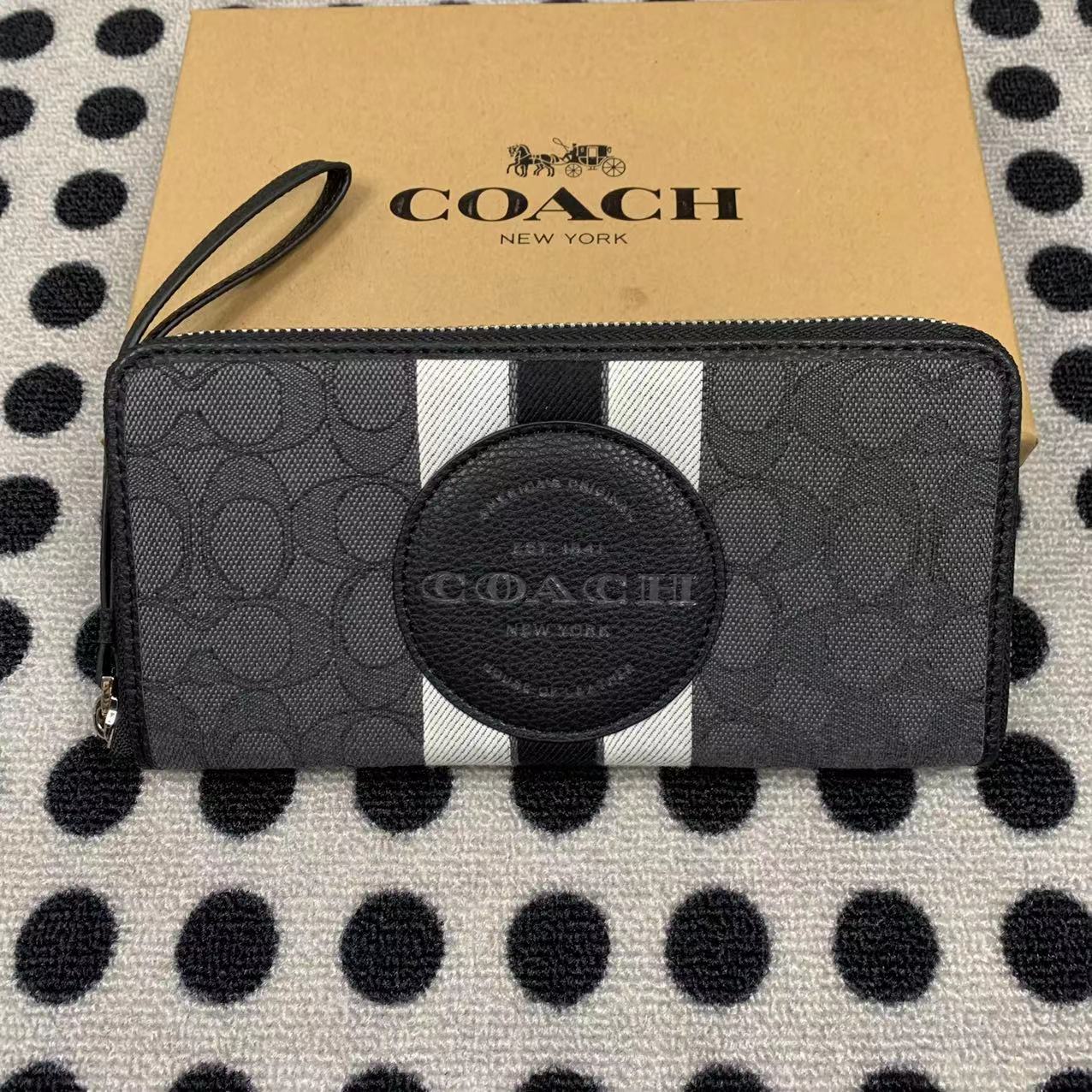 Coach ～COACH 女士手挽钱包 手机包 C9073