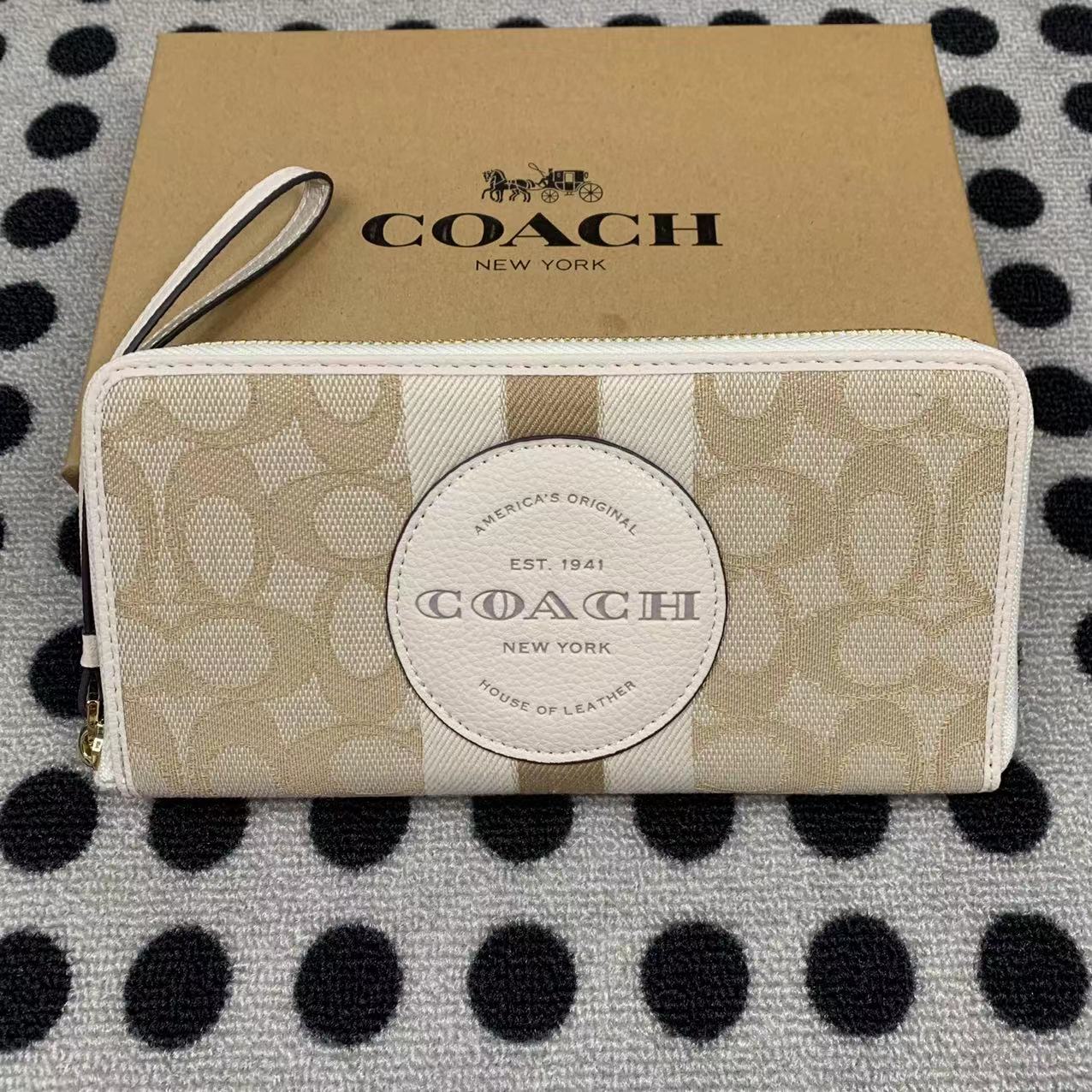 Coach ～COACH 女士手挽钱包 手机包 C9073