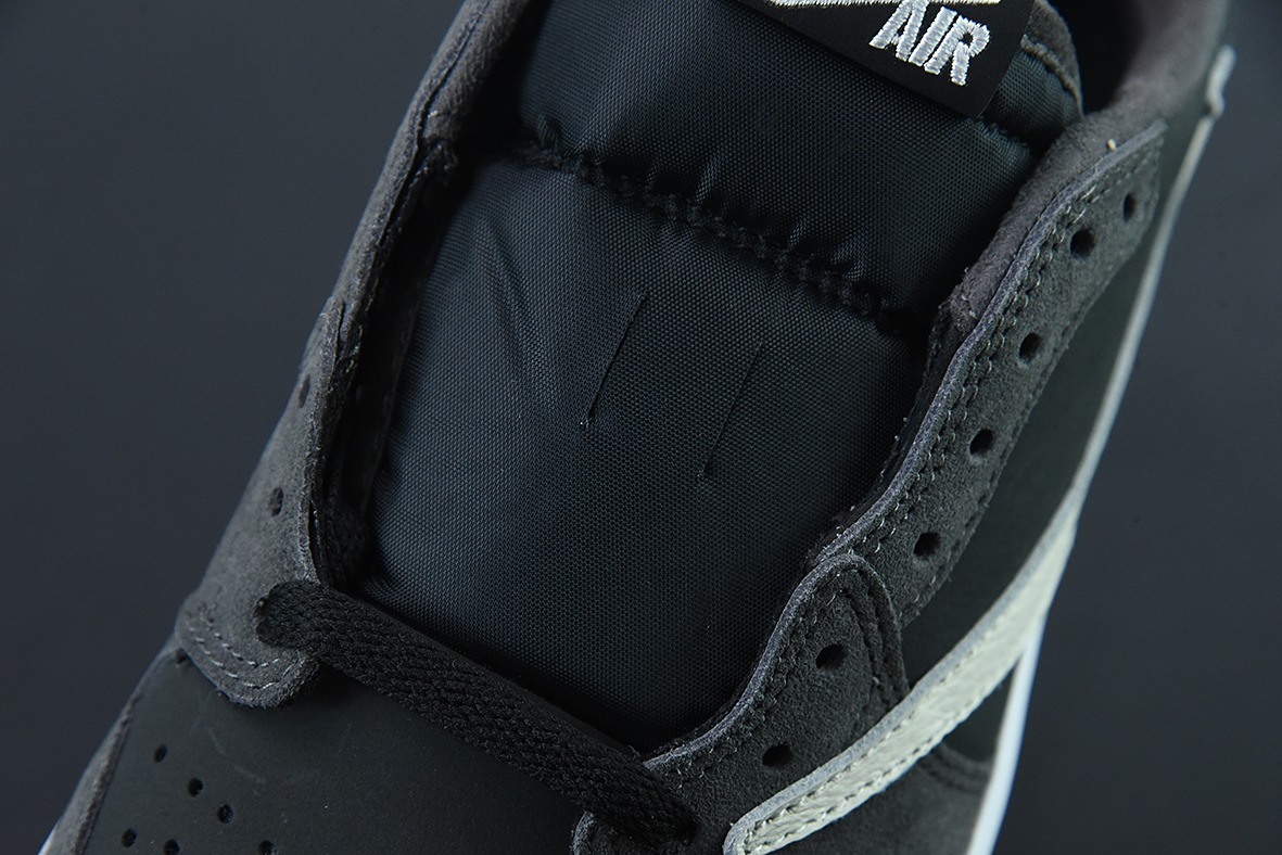 Travis Scott x NK Air Jordan 1 Low AJ1 TS倒钩低帮休闲板鞋 黑灰货号：CQ4277-003