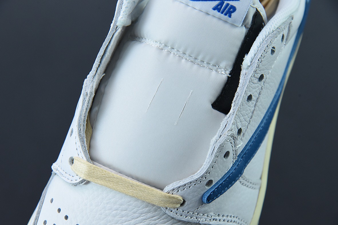 Travis Scott x NK Air Jordan 1 Low AJ1 TS倒钩低帮休闲板鞋 白蓝 货号:CQ3277-100