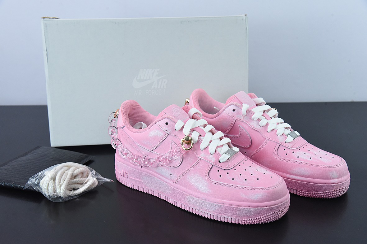 Nike Air Force 1 Low 07 粉色水晶链 空军一号低帮休闲板鞋 官方货号：DD8959 100