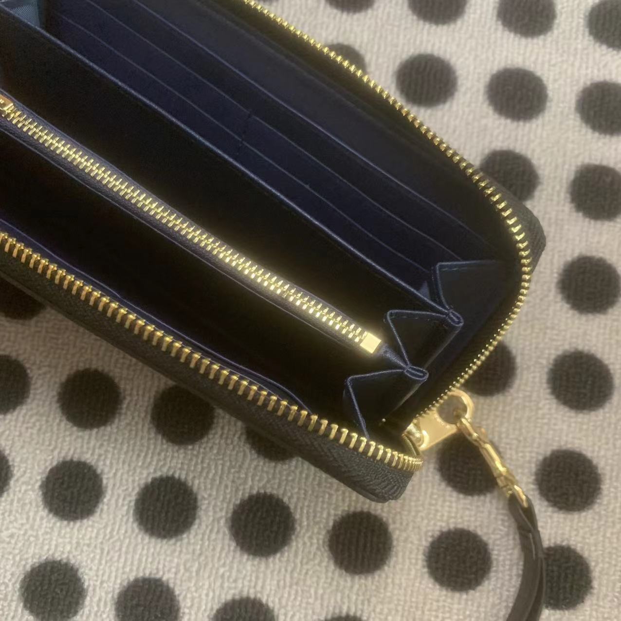 Coach ～COACH 女士手挽錢包 C8694