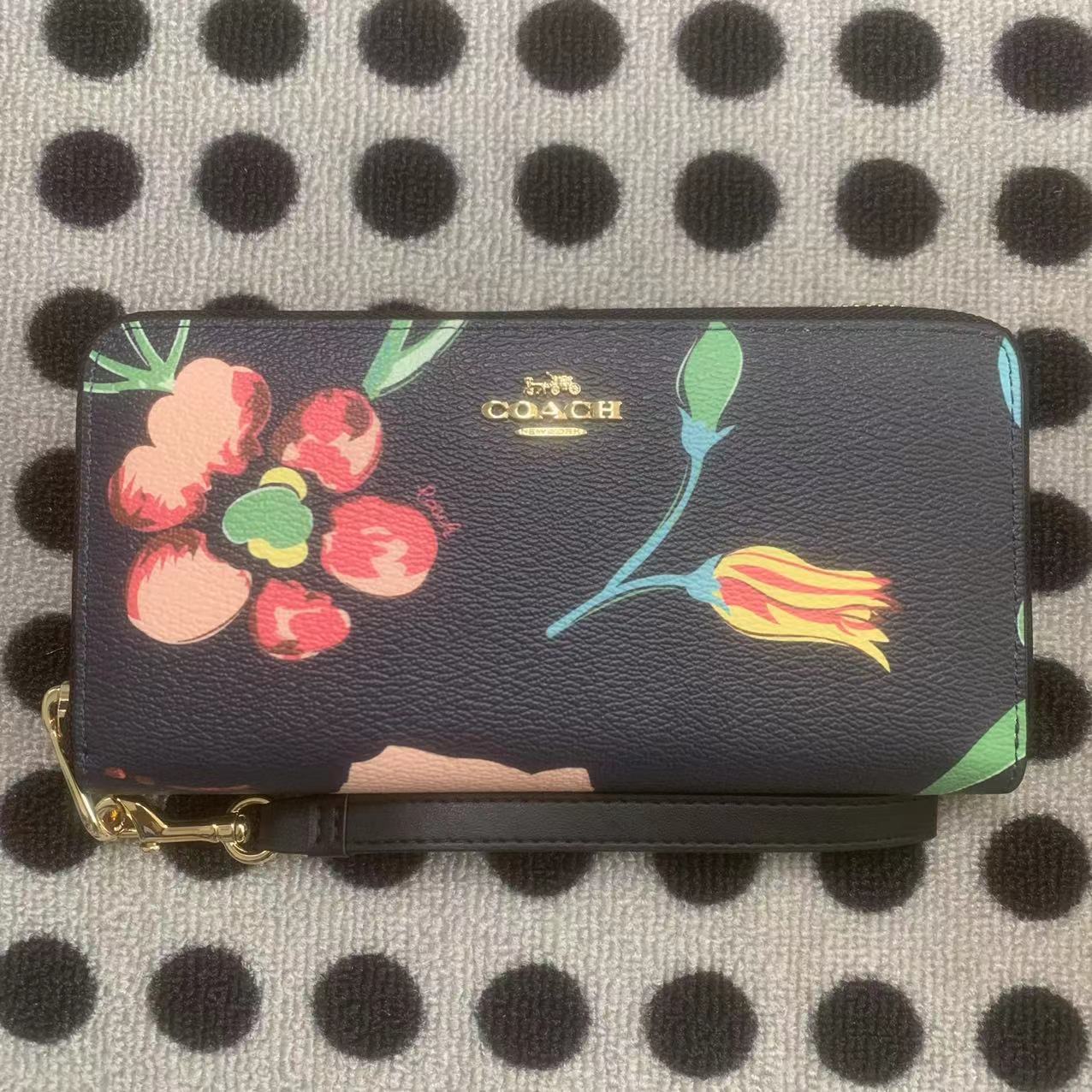 Coach ～COACH 女士手挽錢包 C8694