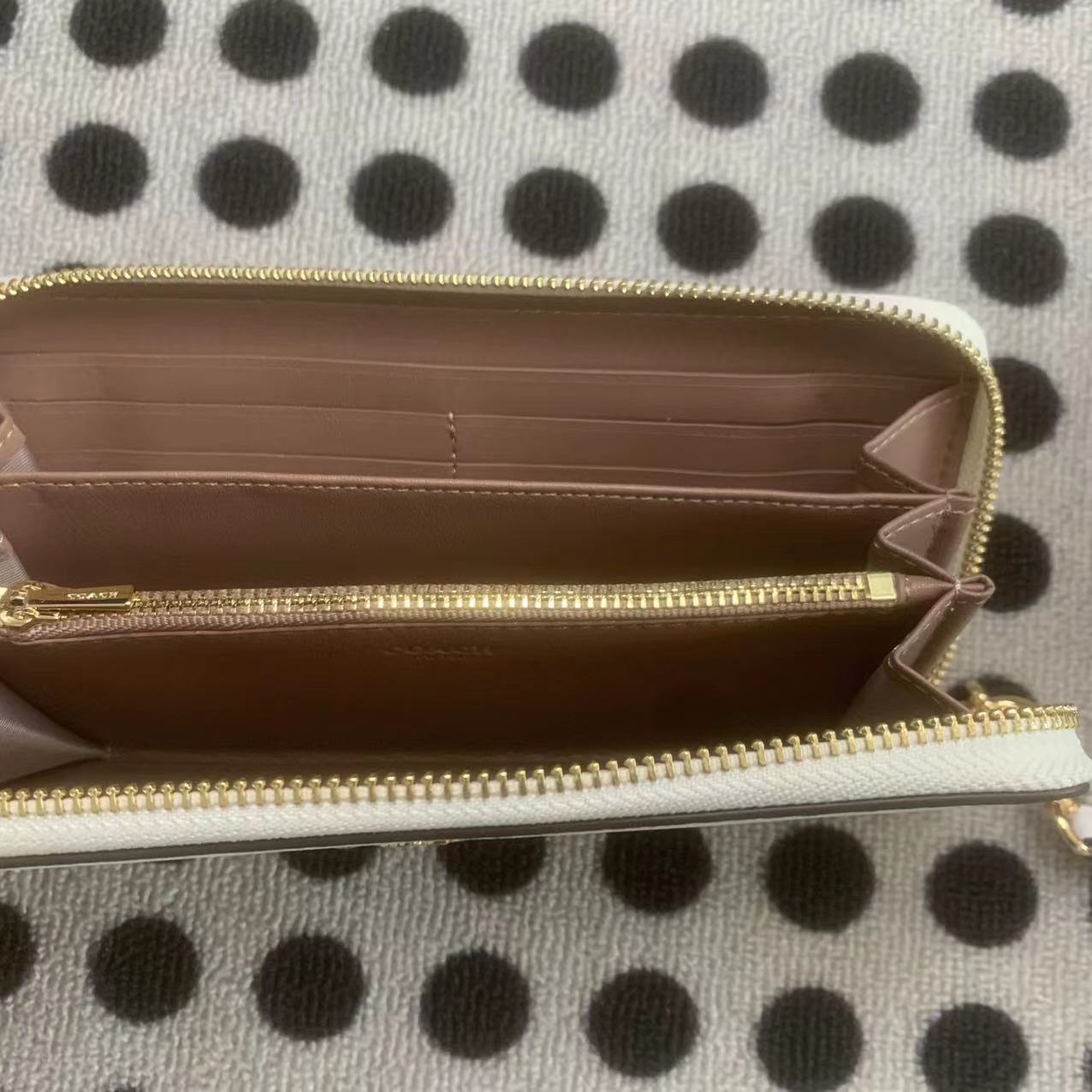 Coach ～COACH 女士手挽錢包 C8336