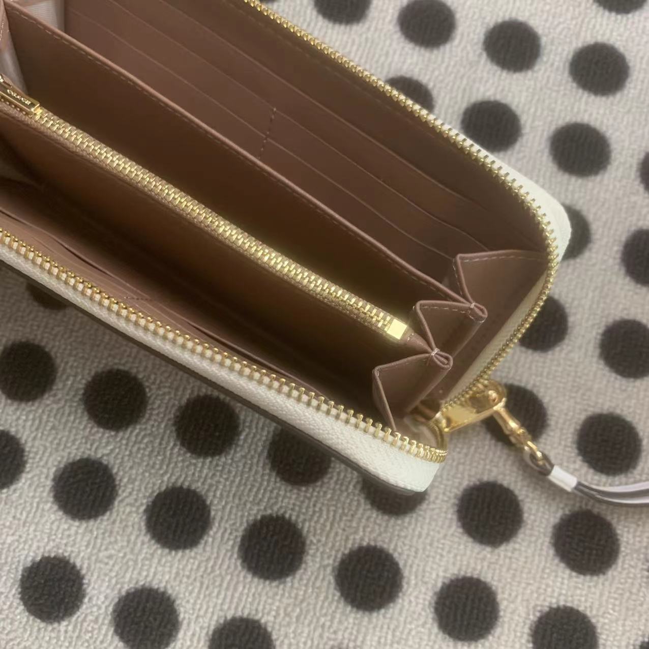 Coach ～COACH 女士手挽錢包 C8336
