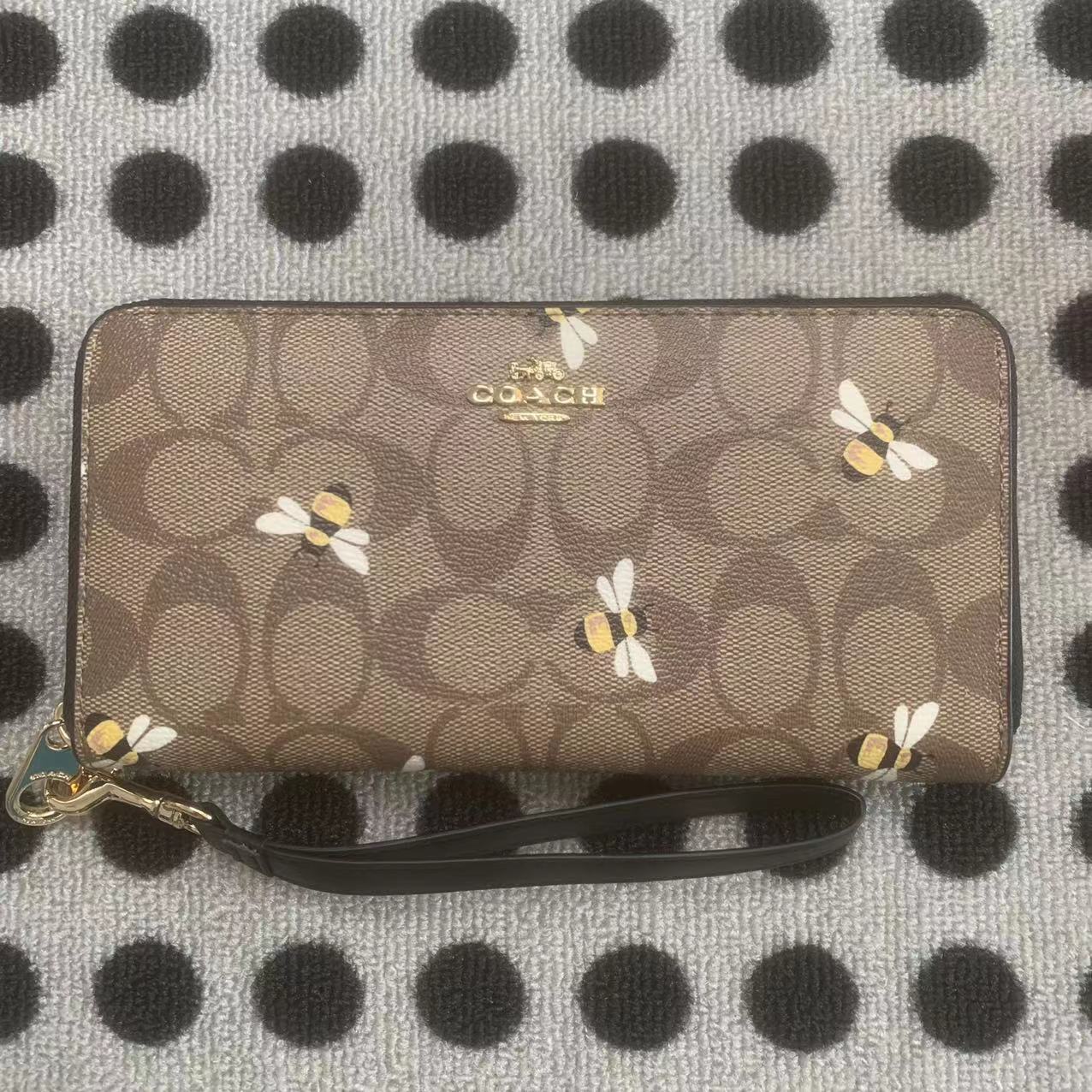 Coach ～COACH 女士手挽錢包 C8675