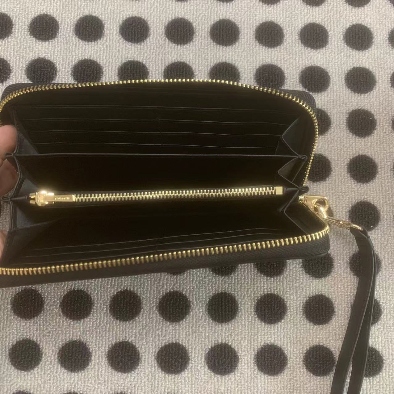 Coach ～COACH 女士手挽錢包 C8675