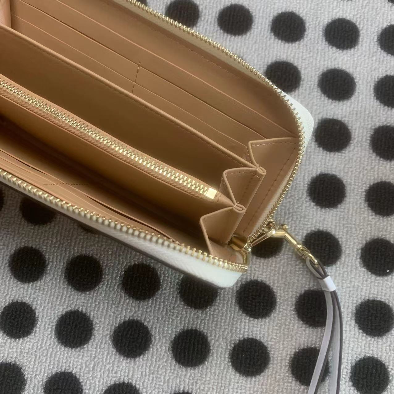 Coach ～COACH 女士手挽錢包 C8695