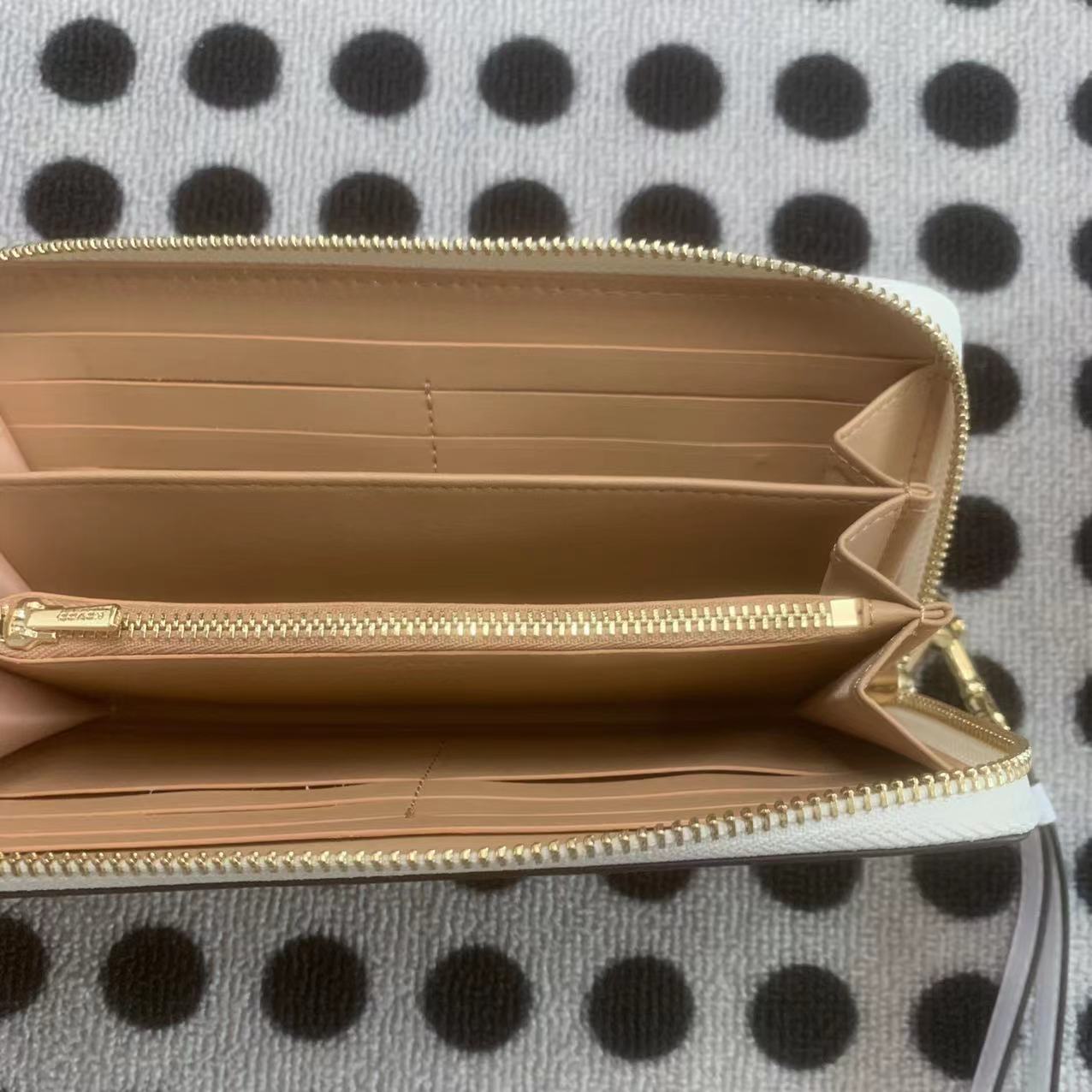 Coach ～COACH 女士手挽錢包 C8695