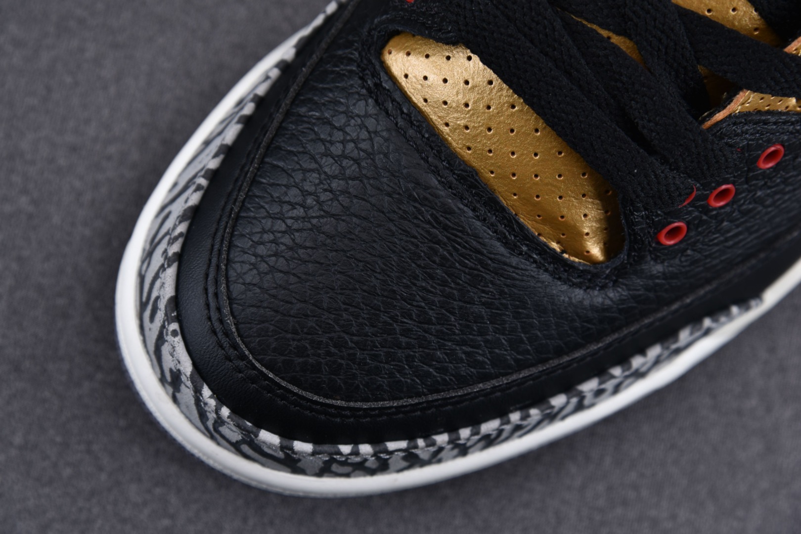 AJ3黑金尺码40-47.5总裁R版