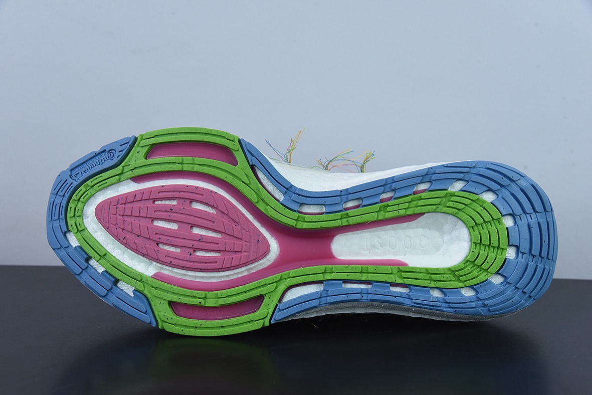 AD 阿迪 Ultra Boost UB22 超弹力爆米花中底休闲跑步鞋 货号：HQ3731