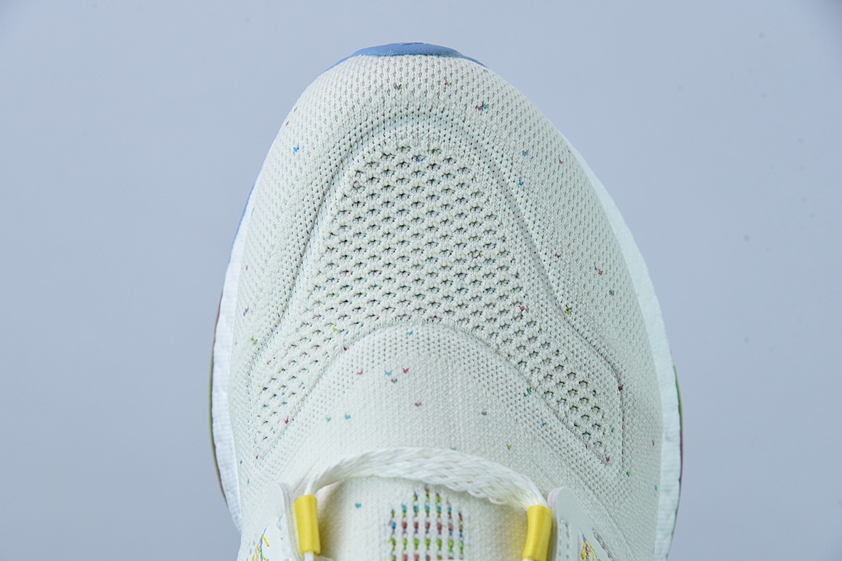 AD 阿迪 Ultra Boost UB22 超弹力爆米花中底休闲跑步鞋 货号：HQ3731