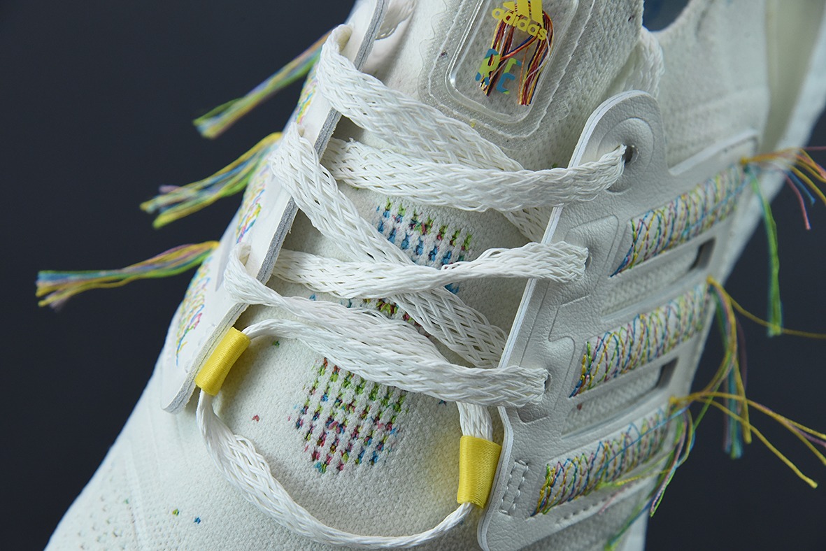 AD 阿迪 Ultra Boost UB22 超弹力爆米花中底休闲跑步鞋 货号：HQ3731
