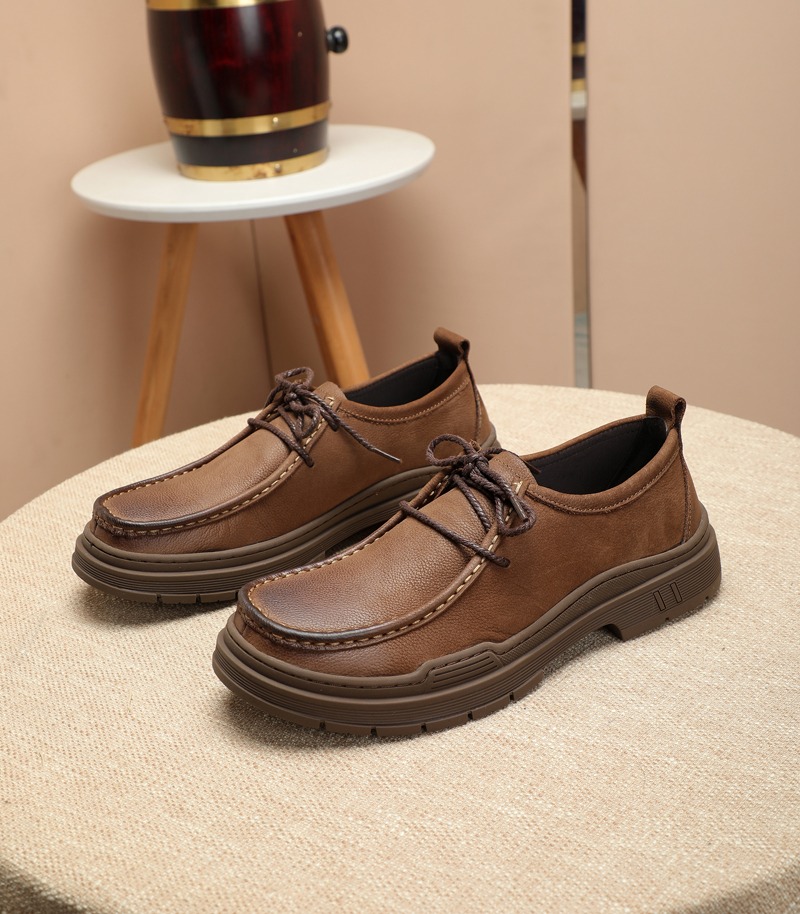 I5 , Prada 普拉达 手工休闲鞋上市、经典系列风格，面料头层牛皮，软底橡胶底，真皮内里及垫脚，质量好上脚舒适款