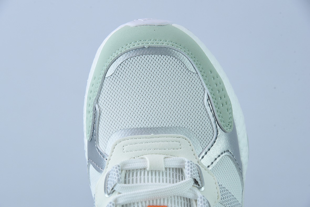 Ad EQUIPMENT+ 阿迪2021年新款缓震透气爆米花休闲跑鞋adidas EQT系列货号:  HP2632