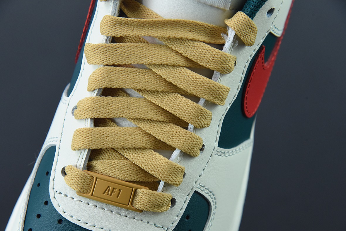 Nike By You Air Force 1'07 Low Retro SP空军一号低帮白绿暗红”货号:FD9063-163