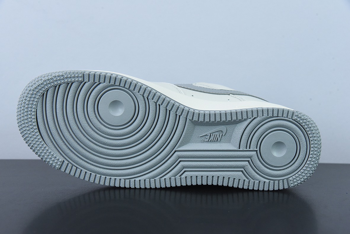Undefeated x NK Air Force 1 Low 米银空军一号低帮货号：UN6695-288