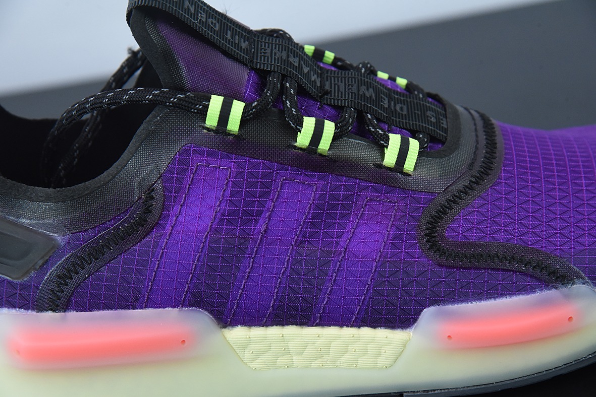 阿迪达斯Adidas NMD_V3 Boost"OG White"飞织系列低帮爆米花缓震百搭休闲运动跑步鞋“紫粉”GW3062