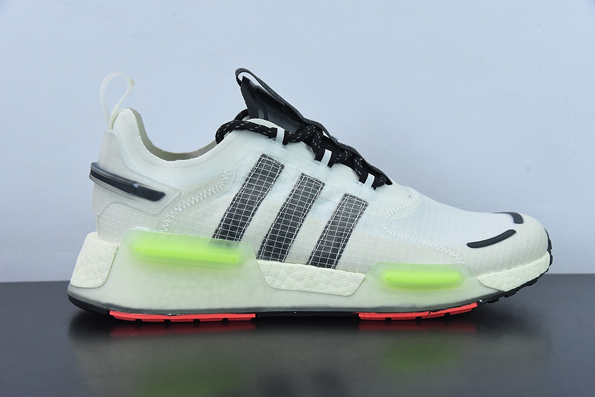 阿迪达斯Adidas NMD_V3 Boost"OG White"飞织系列低帮爆米花缓震百搭休闲运动跑步鞋“白黑绿”GW3063