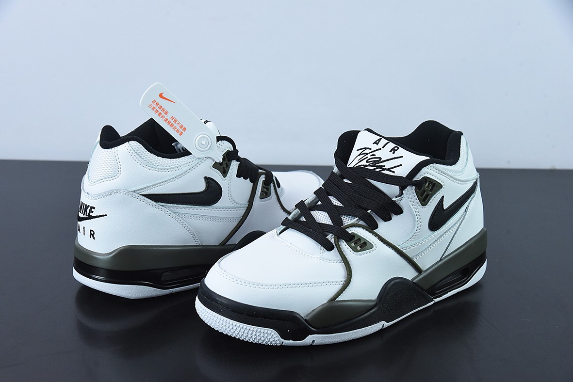 Air Flight Legacy 白黑 将经典Air Jordan 3和Air Jordan 4元素融为一体。货号:CJ5390-101