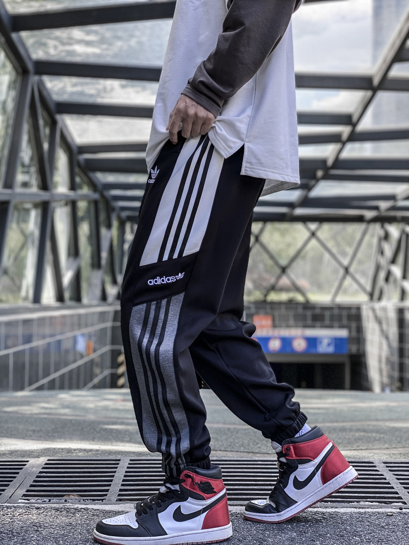 150 Adidas三叶草水貂绒加绒加厚拼色长裤