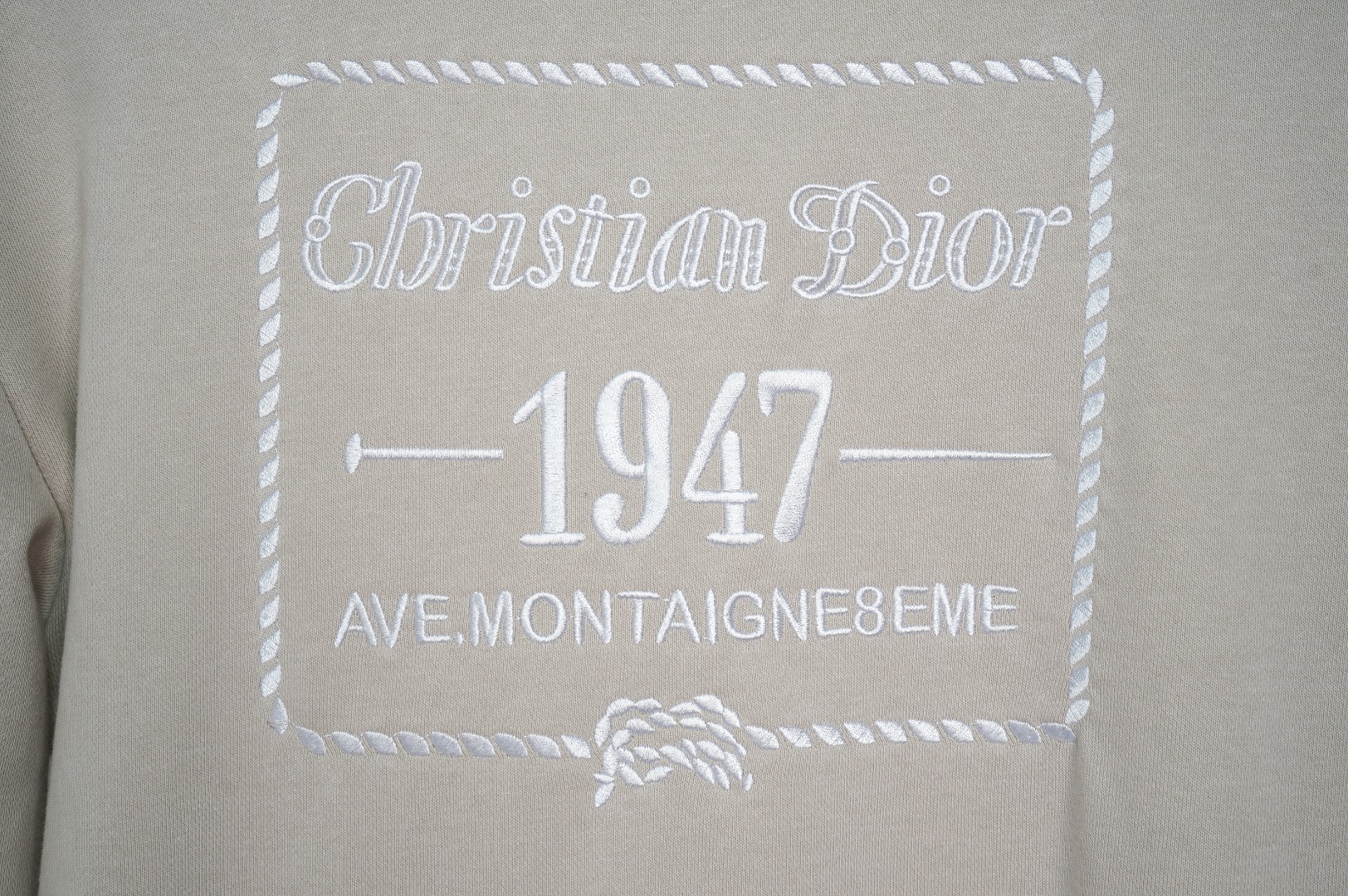 170 Dior 迪奥 “Christian Di*r 1947”后背刺绣印花连帽卫衣