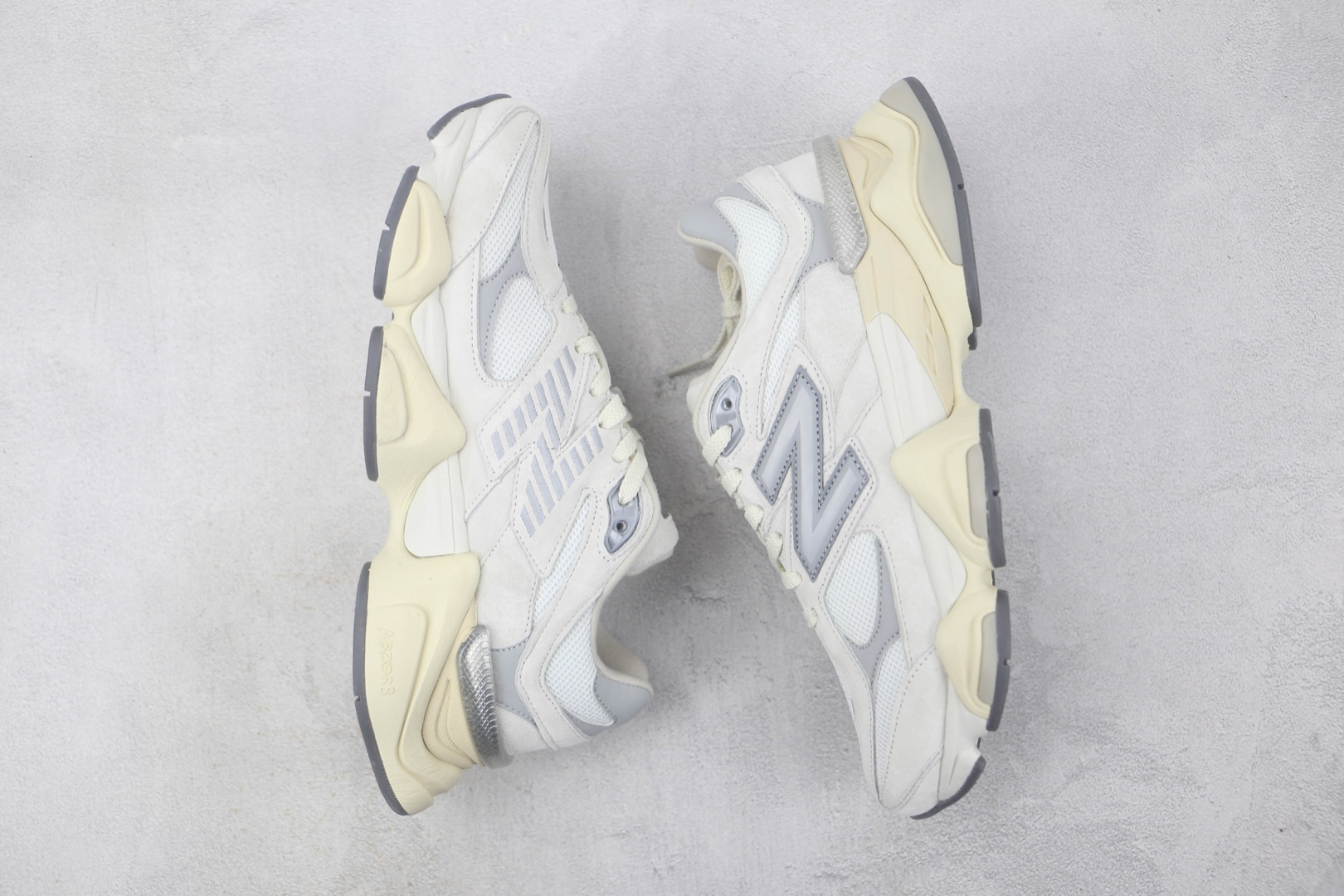 Jo eFrsehogods x eNw Blaance NB9060联名款 U9060ECA 白灰 U9060ECA