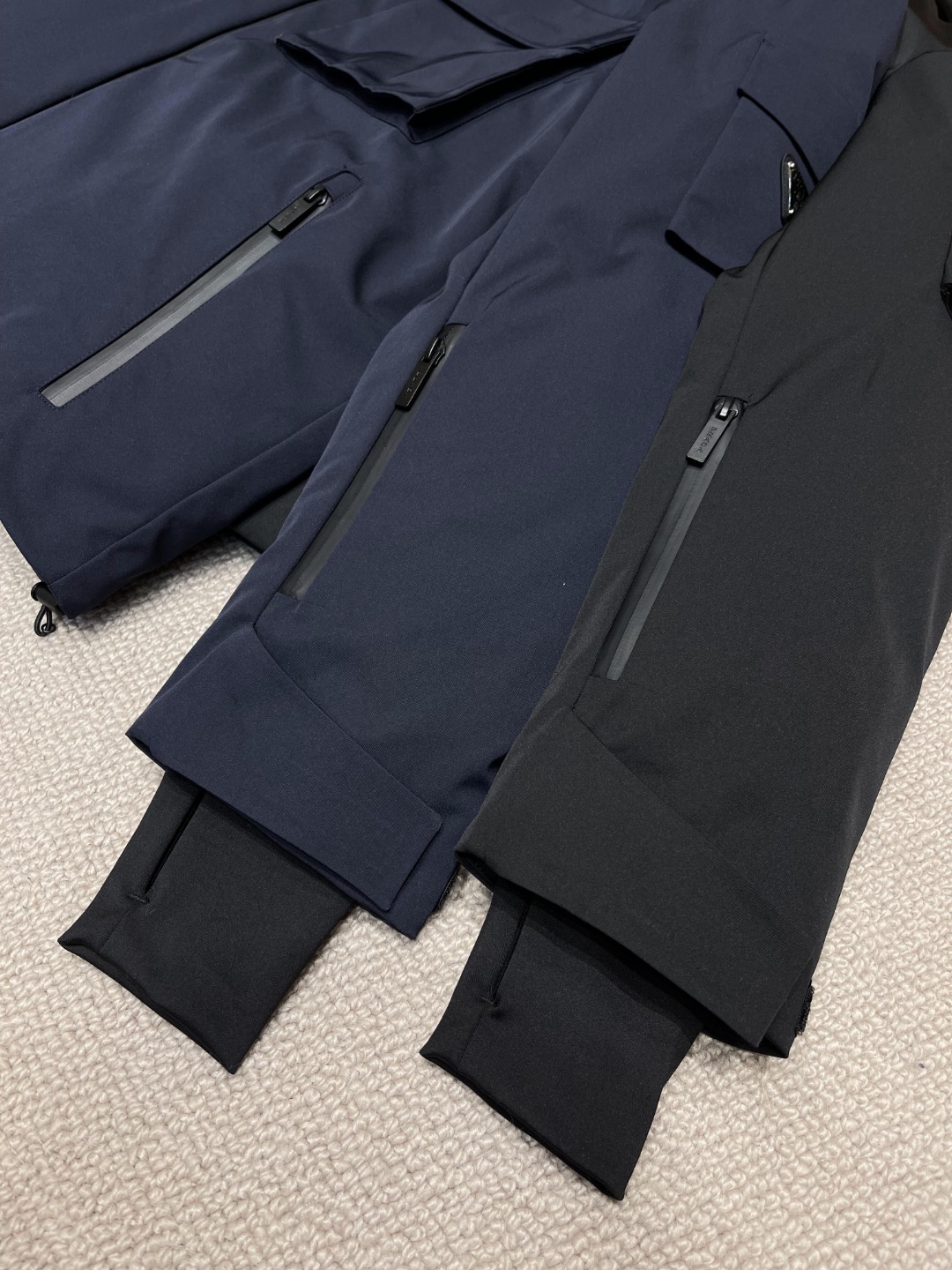 2022秋冬Pr*da Milano 经典的四口袋装饰设计户外系列专属标识羽绒服