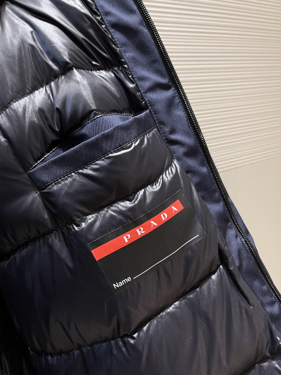 2022秋冬Pr*da Milano 经典的四口袋装饰设计户外系列专属标识羽绒服