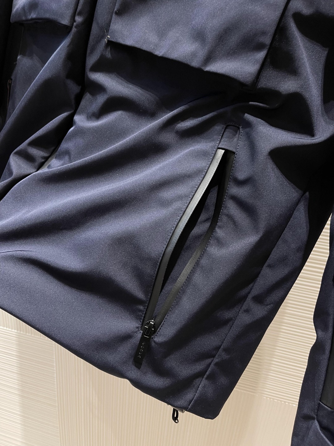 2022秋冬Pr*da Milano 经典的四口袋装饰设计户外系列专属标识羽绒服