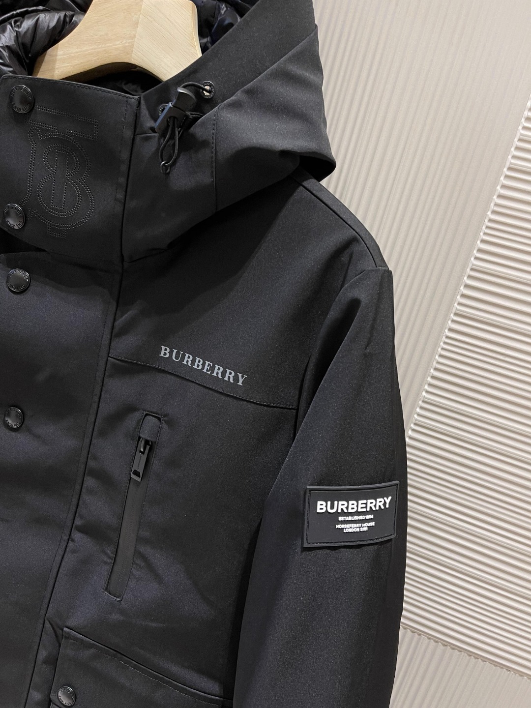 2022秋冬Burbe*ry 连帽风雪服羽绒外套