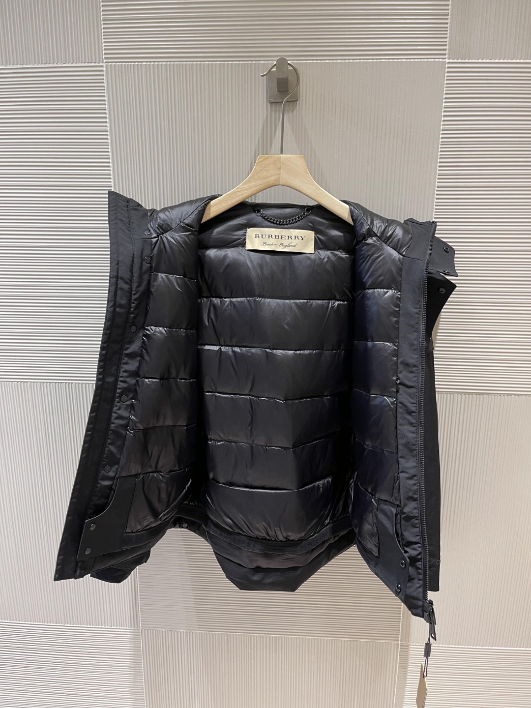 2022秋冬Burbe*ry 连帽风雪服羽绒外套