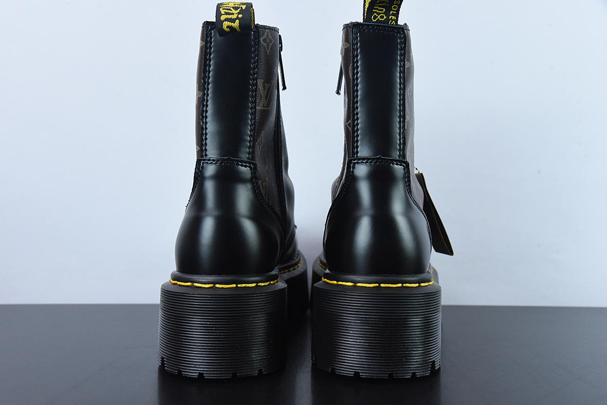 LV/路易威登   代购级 马丁靴系列 马丁靴 /Dr.martens  高帮马丁靴 黑棕LV 货号：R11822206