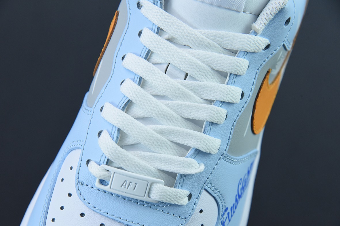 Nike Air Force 1 ’07 白蓝二次元涂鸦 空军一号低帮百搭休闲运动板鞋货号：CW2288-669