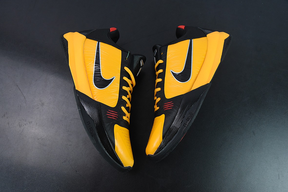 Nike Kobe 5 Bruce Lee Alt 黑黄李小龙男子运动球鞋 货号：CD4991-101-700