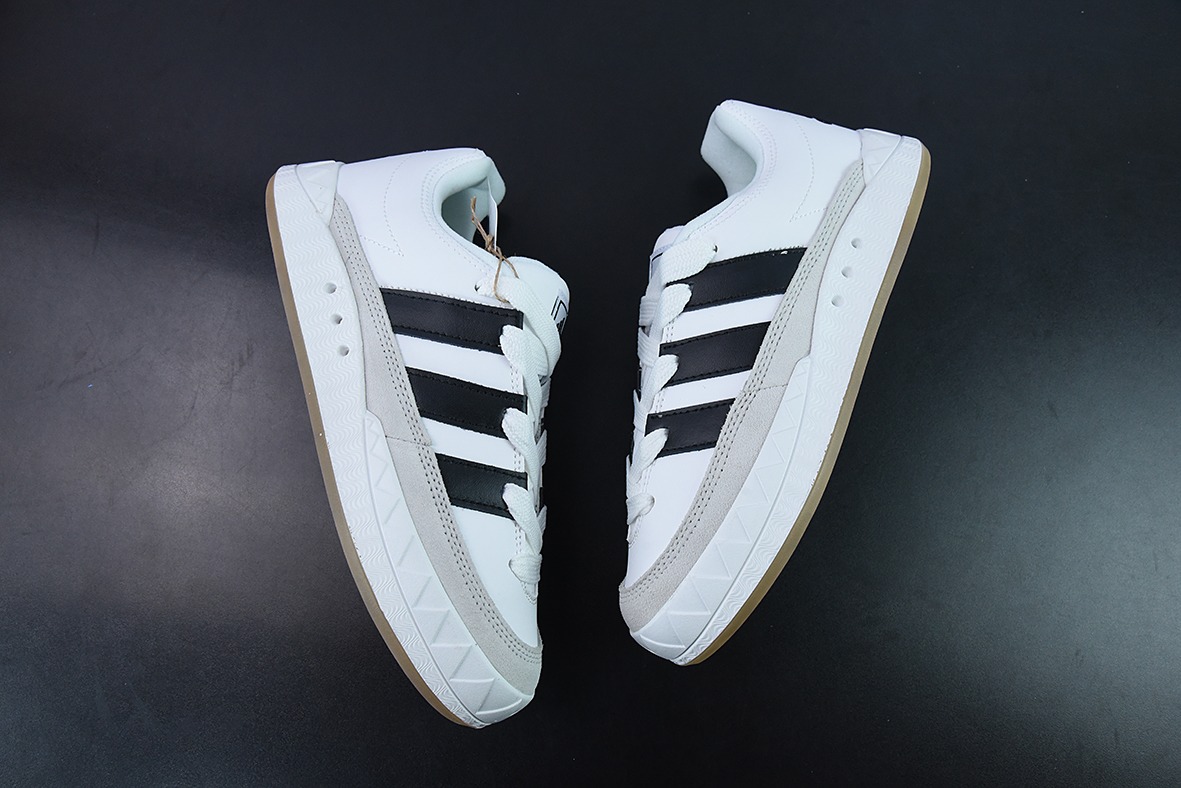 阿迪达斯 Originals Adimatic Low"White/Black/Grey"马蒂奇系列低帮复古鲨鱼面包休闲运动休闲滑板板鞋“白黑浅灰”DB2911