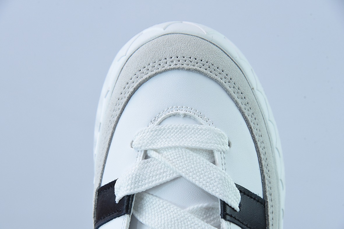 阿迪达斯 Originals Adimatic Low"White/Black/Grey"马蒂奇系列低帮复古鲨鱼面包休闲运动休闲滑板板鞋“白黑浅灰”DB2911
