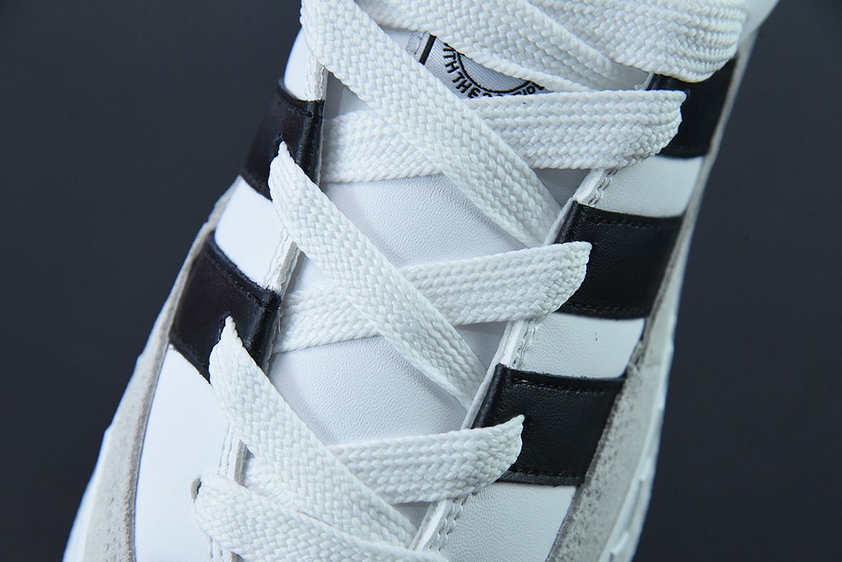 阿迪达斯 Originals Adimatic Low"White/Black/Grey"马蒂奇系列低帮复古鲨鱼面包休闲运动休闲滑板板鞋“白黑浅灰”DB2911