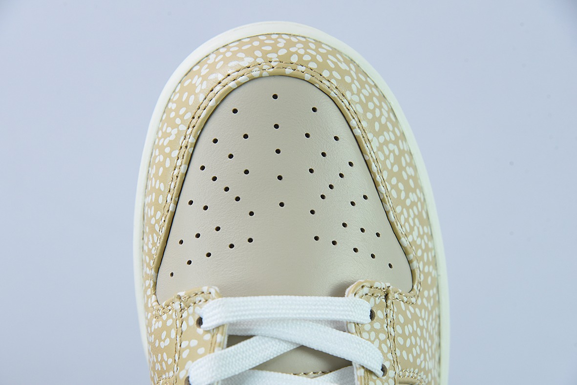 Nike SB Dunk Low "Sesame" 浅棕芝麻低帮休闲板鞋 货号:DZ4853-200