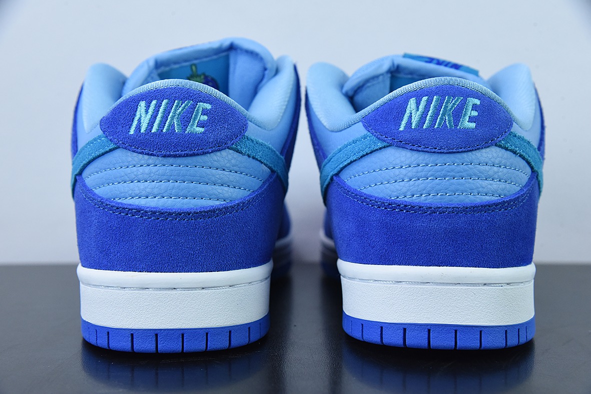NK SB Dunk Low " Blue Raspberry " 蓝树莓 低帮运动休闲板鞋 货号:DM0807-400