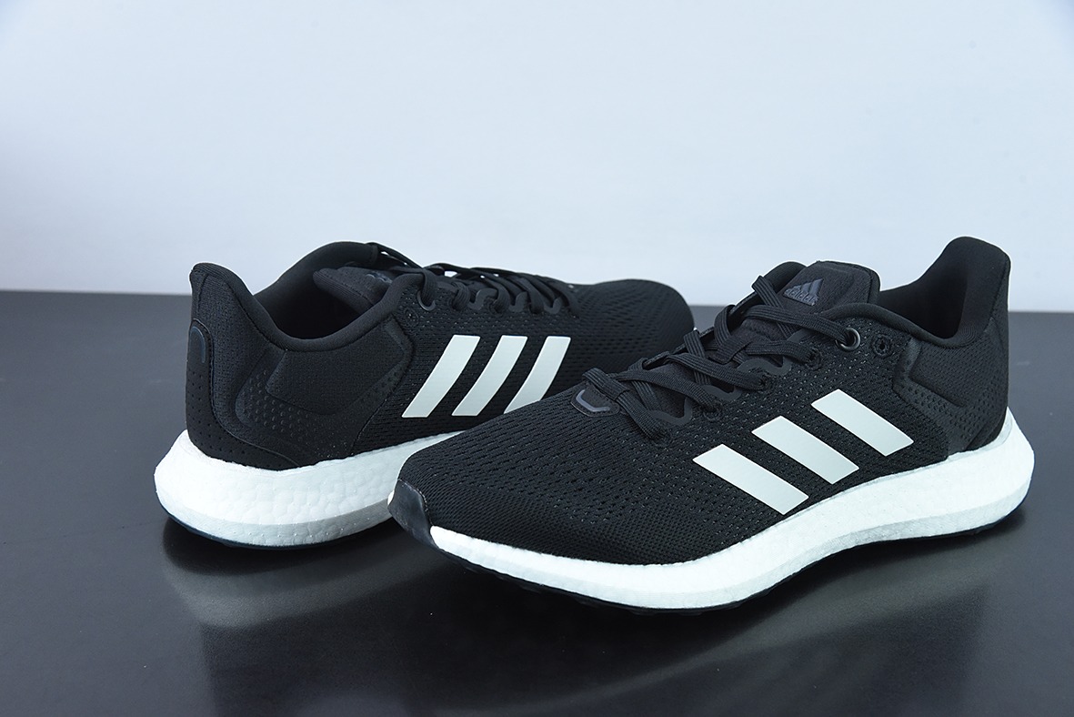 阿迪达斯 Pureboost 21 PB21代 爆米花大底 运动休闲跑步鞋 官方货号:GW4832