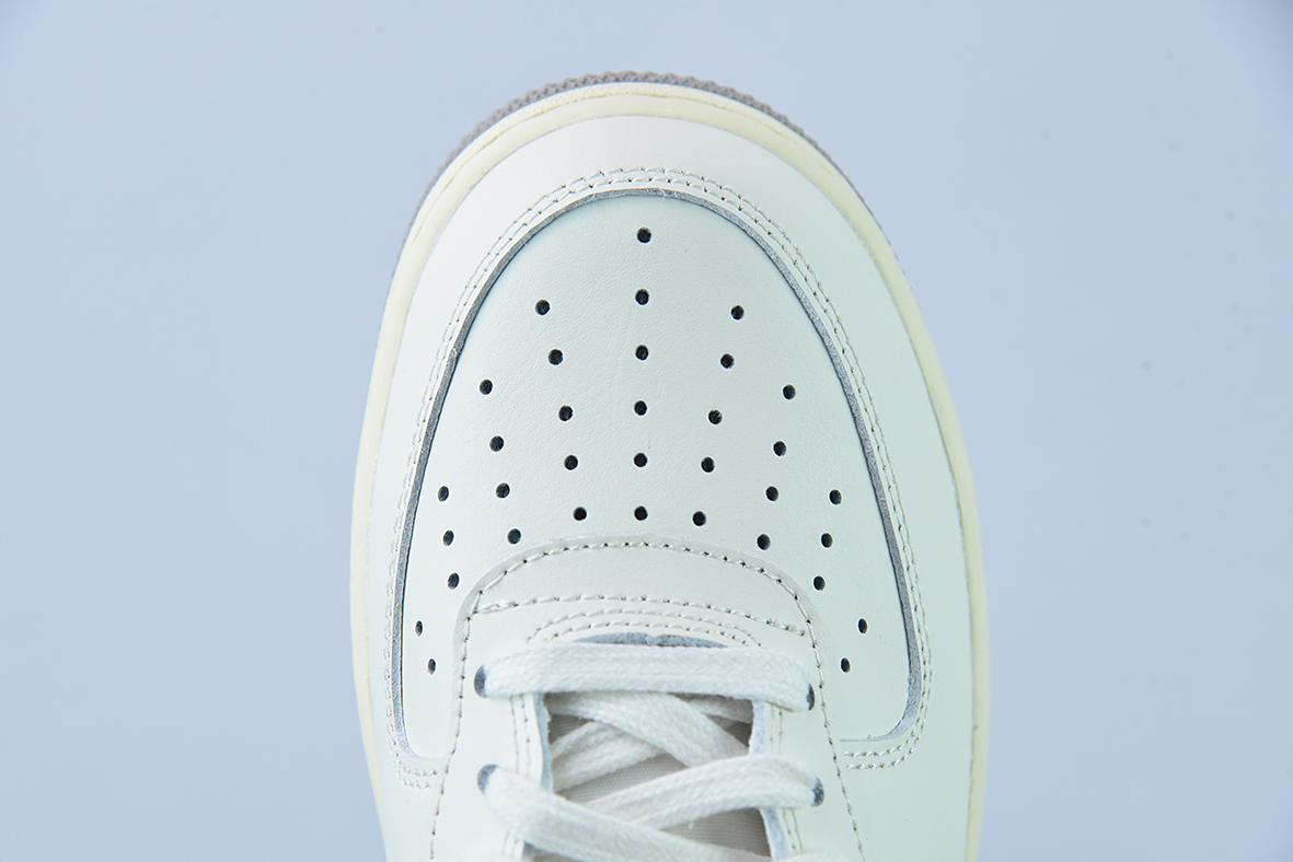Nike Air Force 1 High 07 "Vintage Sail" 复古乳白高帮男子篮球鞋 货号:DM0209 100