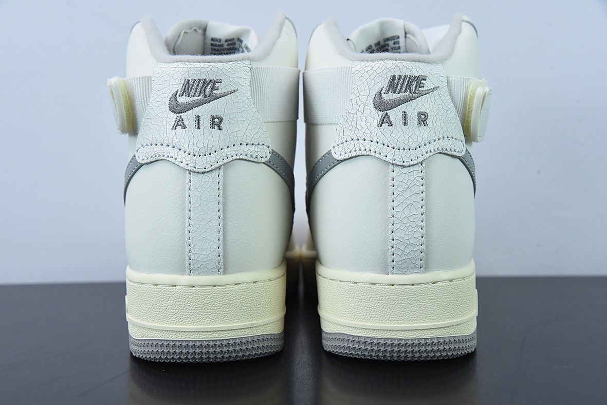 Nike Air Force 1 High 07 "Vintage Sail" 复古乳白高帮男子篮球鞋 货号:DM0209 100